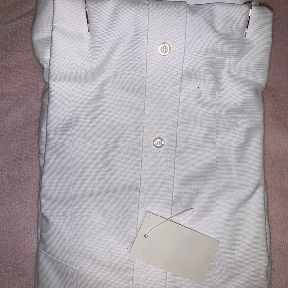 Button down - Picture 3 of 3